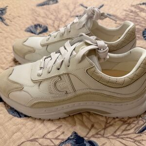 Cole Haan Women’s 9 White and Tan Sneakers NEW
